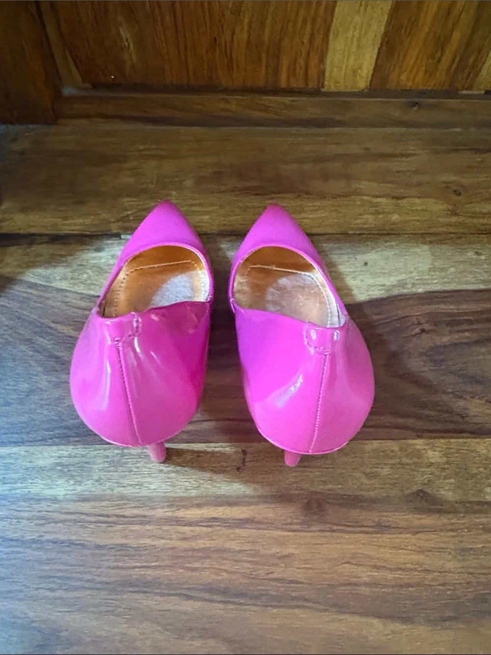 BCBGMaxAzria Hot Pink Patent Pointed-Toe Pumps size 6 1/2
